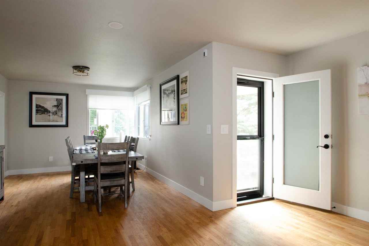 921 Walnut St - Photo 7 of 19