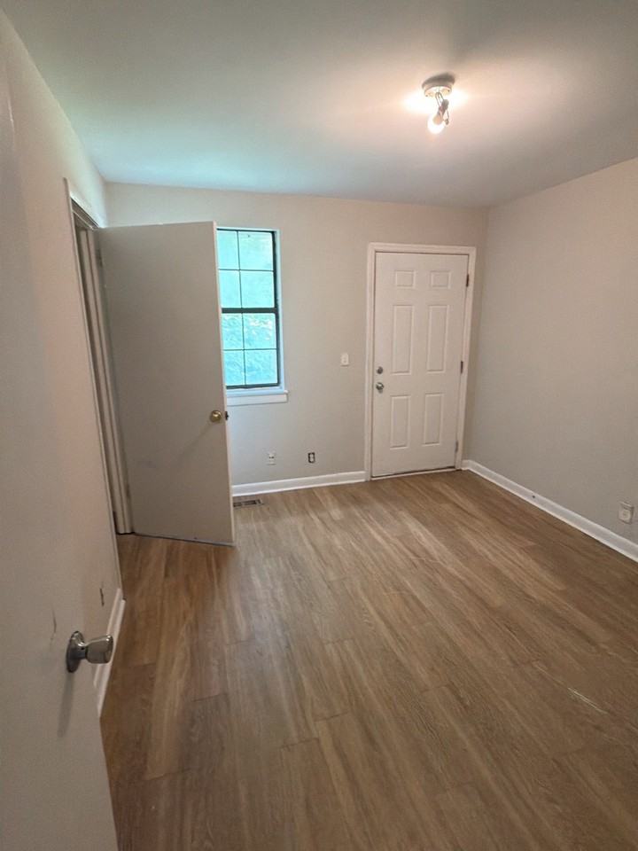3351 White Pine Dr #1 - Photo 3 of 6