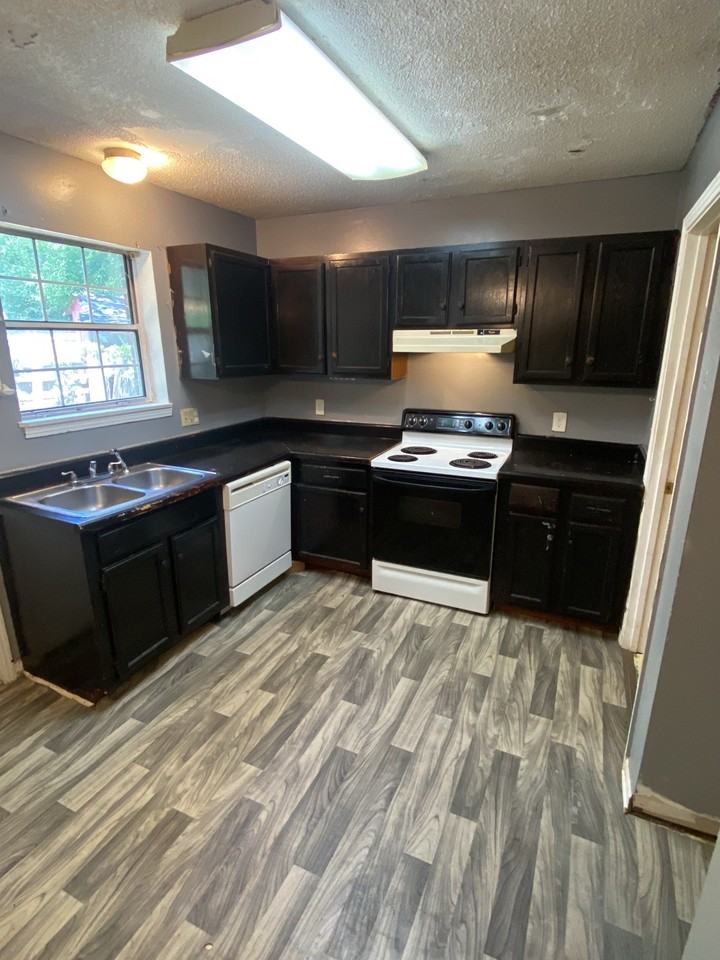 807 Holder Ct #1 - Photo 2 of 9
