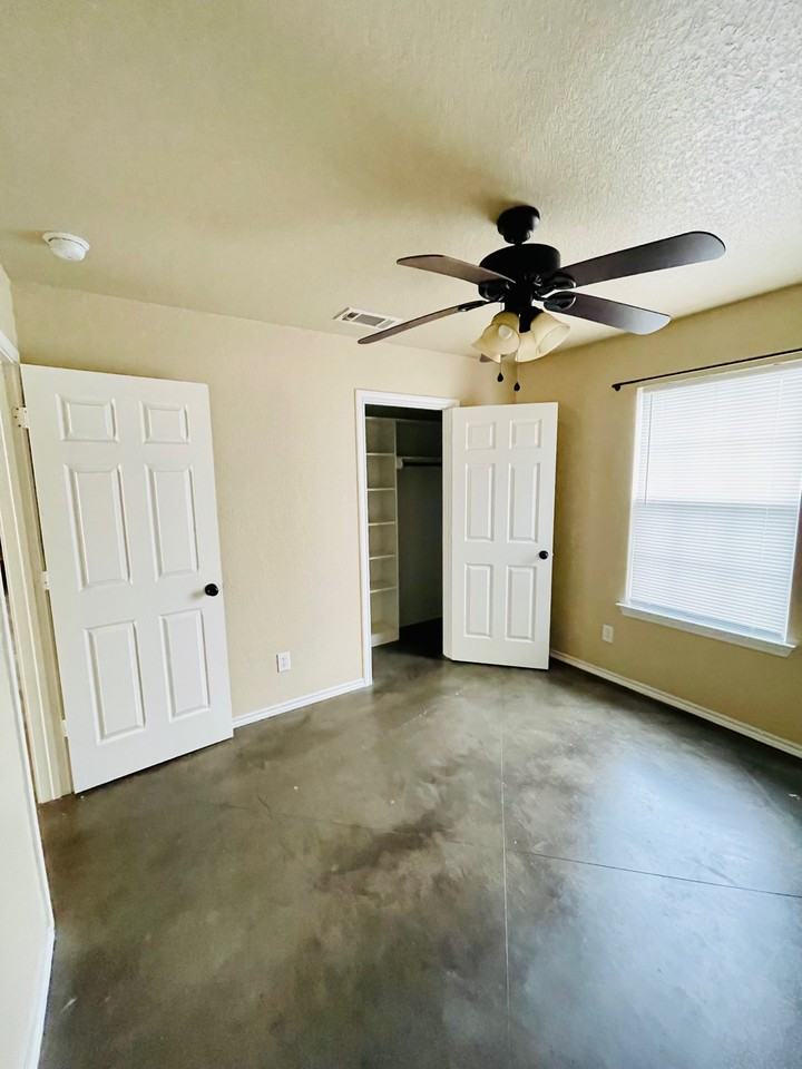502 N Cleburne Whitney Rd Unit D #1 - Photo 6 of 13