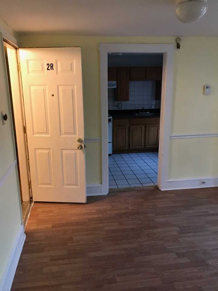 531 Robeson St #2R - Photo 2 of 4