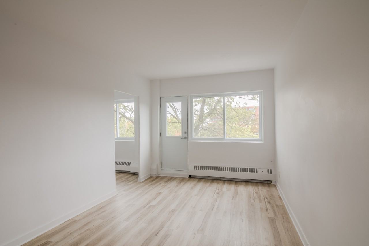 809 Bloomfield Avenue - Photo 4 of 50