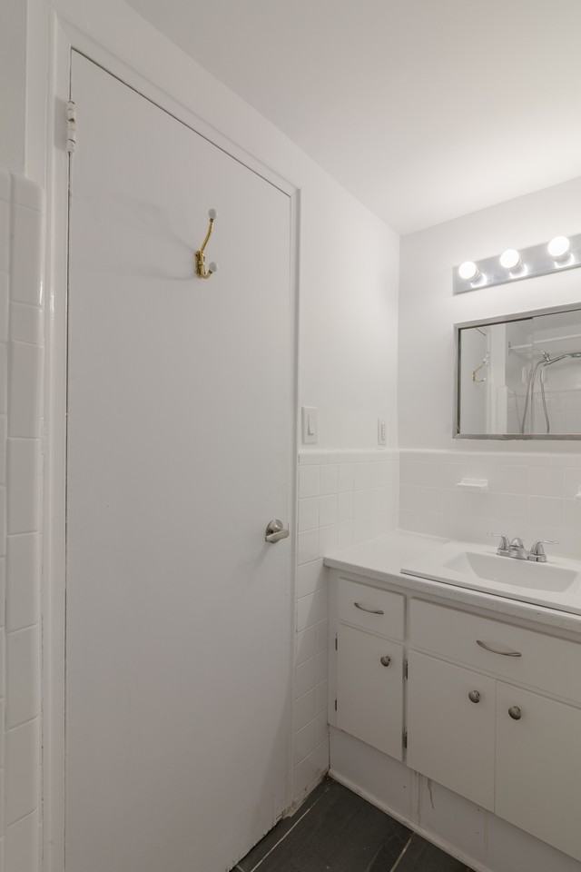809 Bloomfield Avenue - Photo 6 of 50