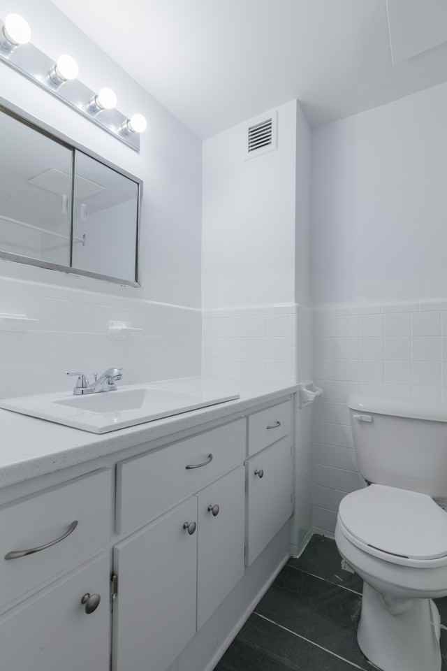 809 Bloomfield Avenue - Photo 7 of 50