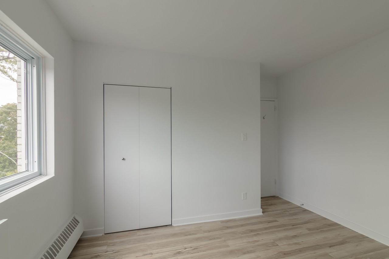 809 Bloomfield Avenue - Photo 7 of 50
