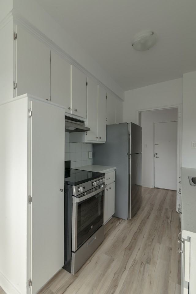 809 Av Bloomfield — photo 2