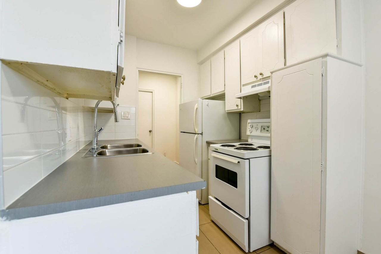 809 Av Bloomfield — photo 1