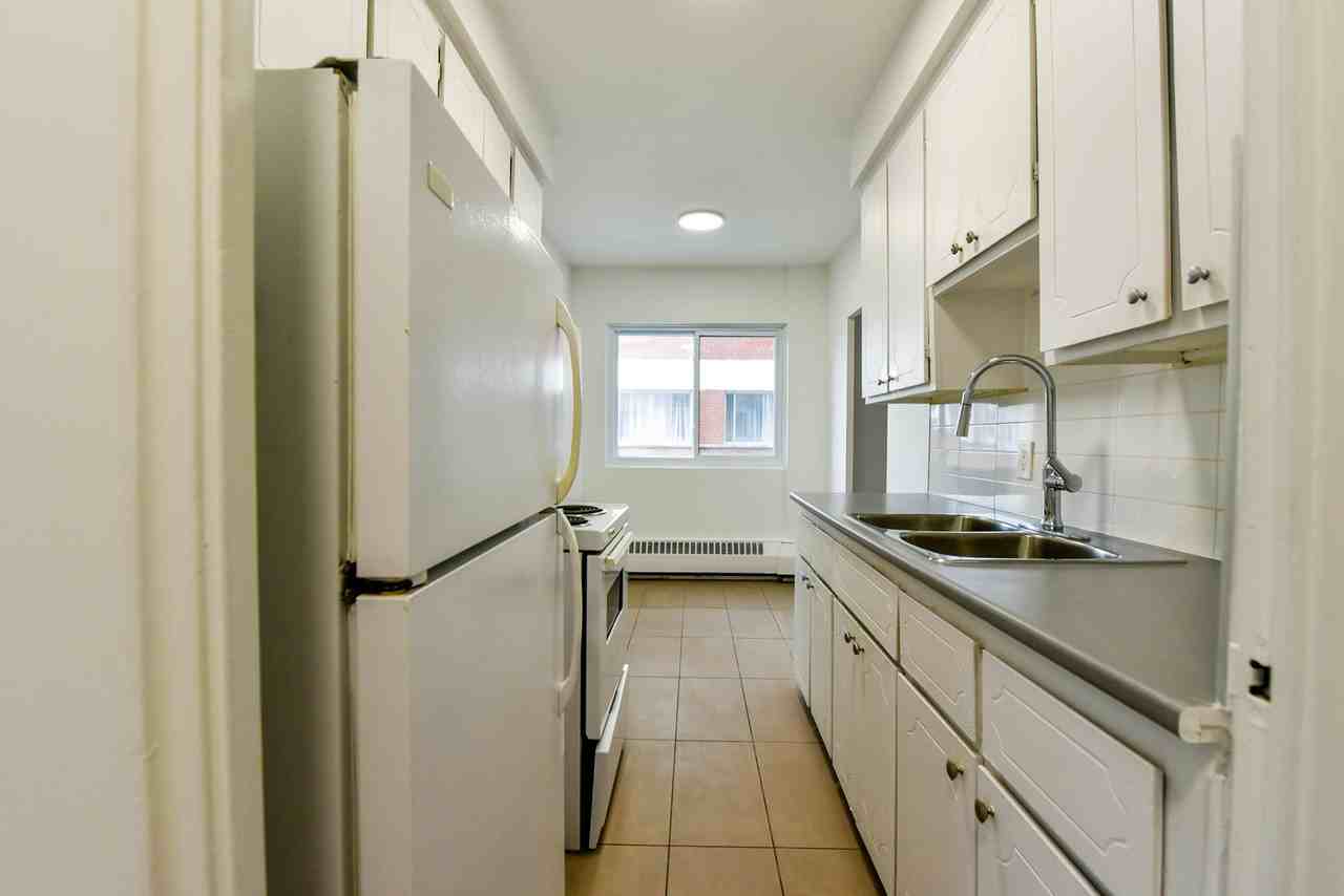 809 Av Bloomfield — photo 3