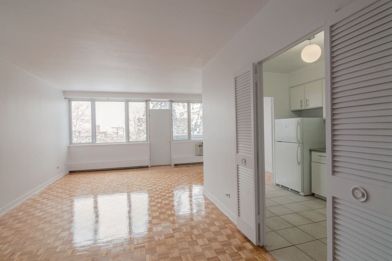 900 Rockland Avenue - Photo 5 of 50