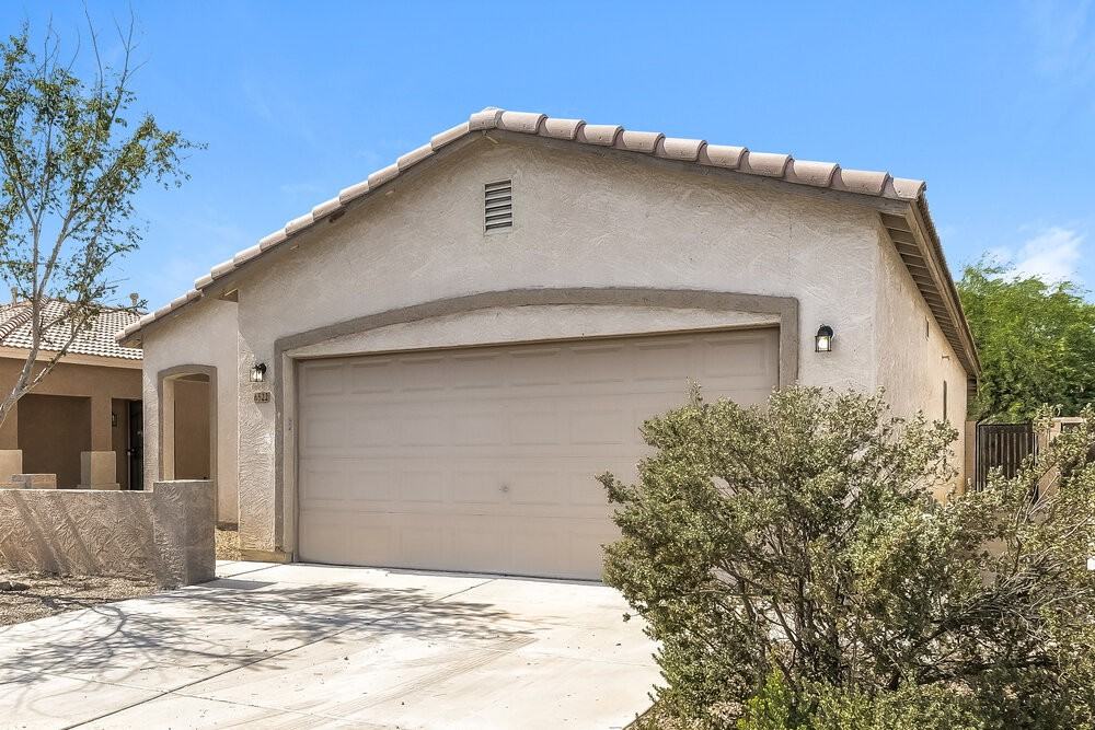 6522 W Elwood St - Photo 3 of 16