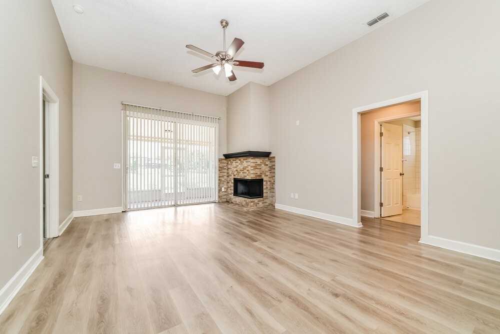 10243 Allenwood Dr - Photo 3 of 16