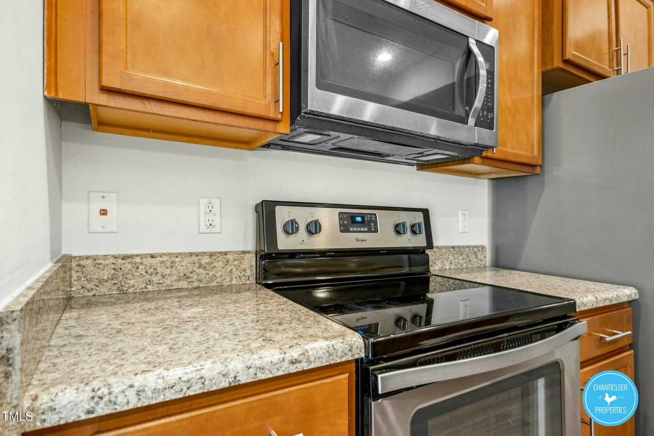 94 E Grove Point Dr #1 - Photo 7 of 24