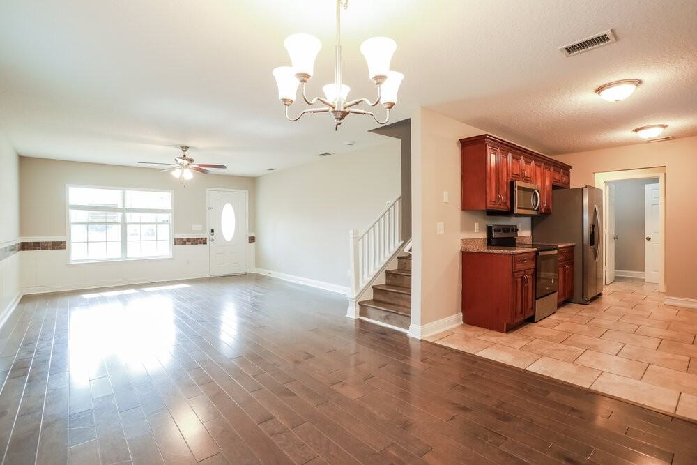 8106 Byrd Landing Ct - Photo 6 of 17
