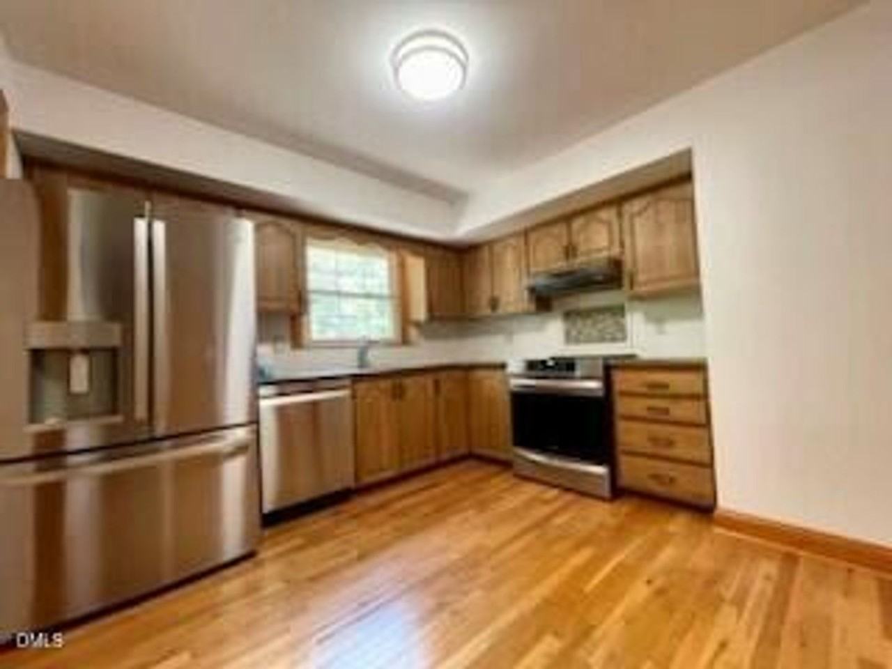 1200 Boxwood Ln - Photo 3 of 12