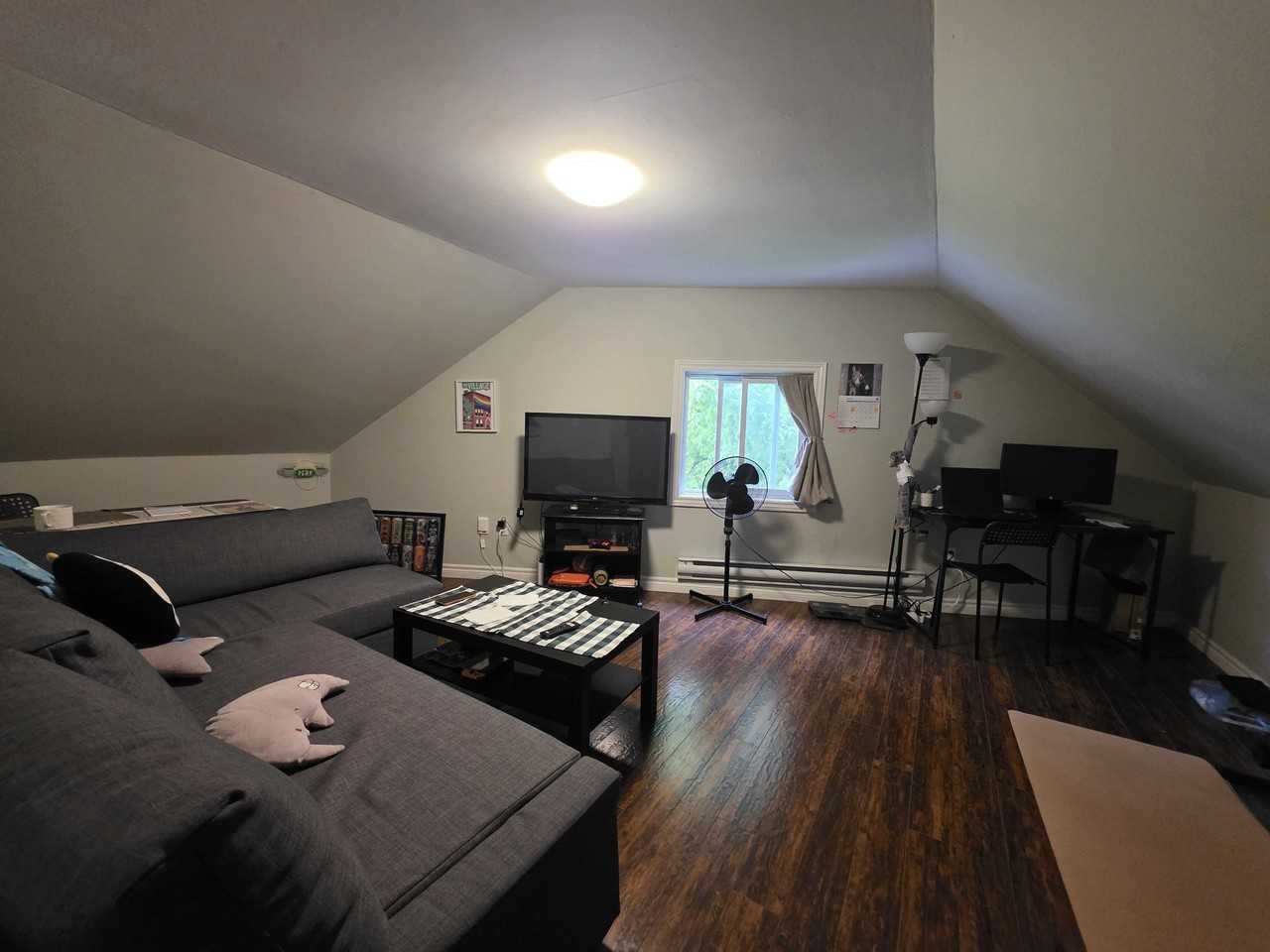 406 Barrie St #406-3 - Photo 2 of 8