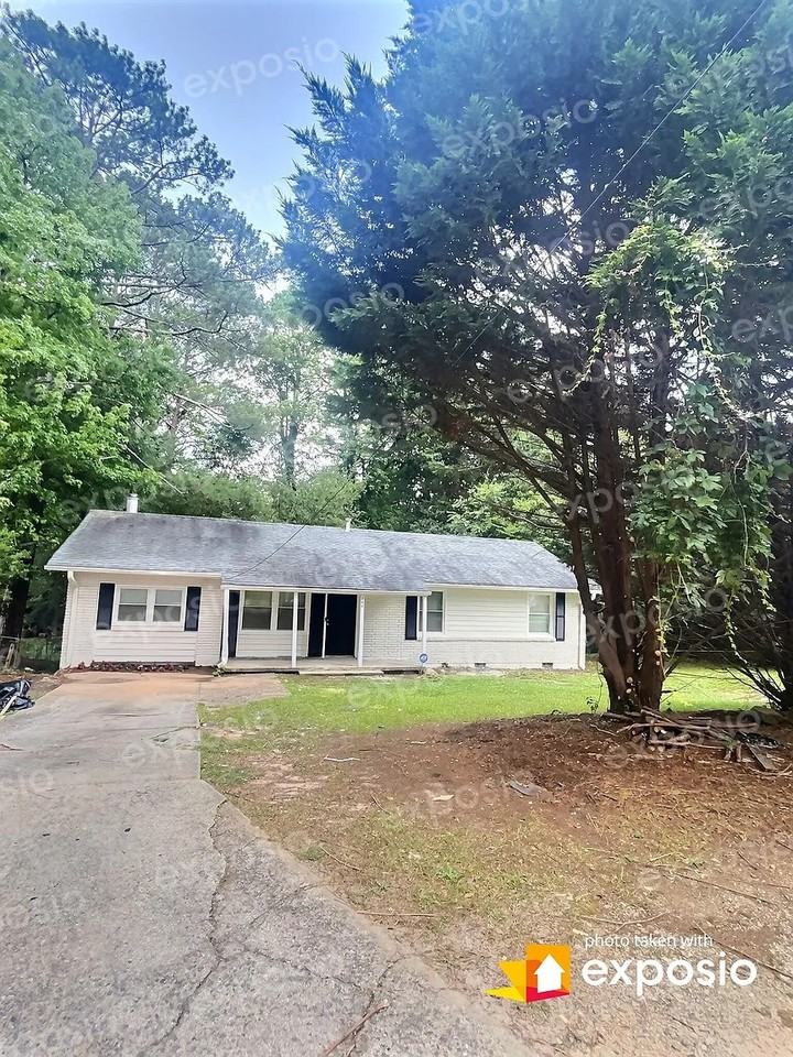 673 Jeb Stuart Dr - Photo 2 of 31