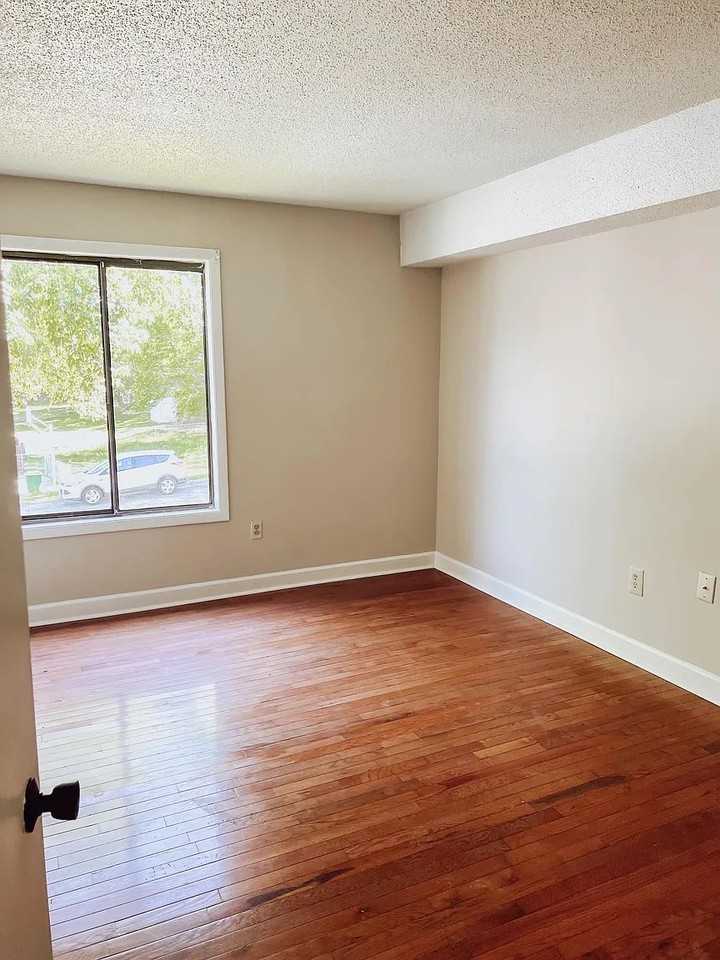 1744 N Hamilton St - Photo 7 of 15