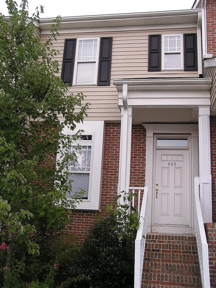 115 Windermere Dr - Photo 2 of 16