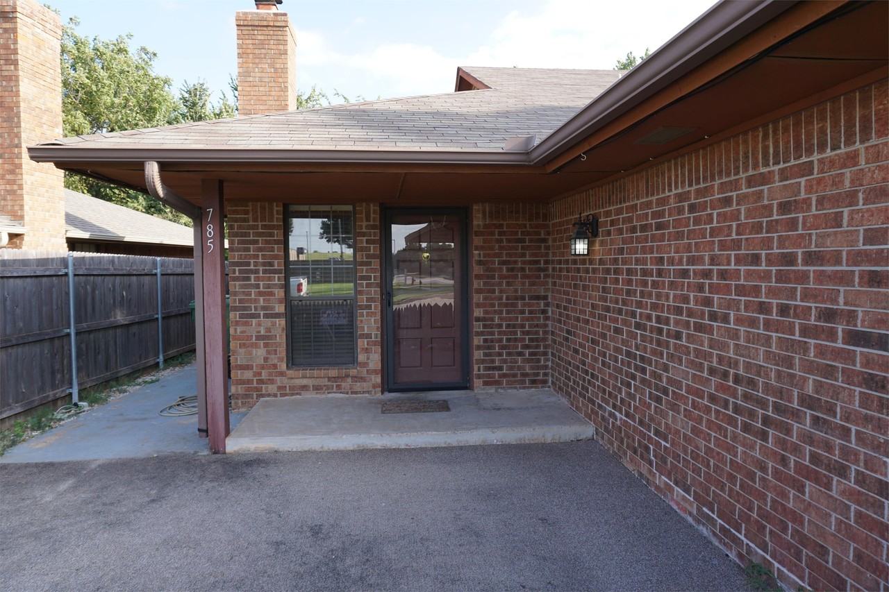 785 Kingsgate Rd #1 - Photo 3 of 13