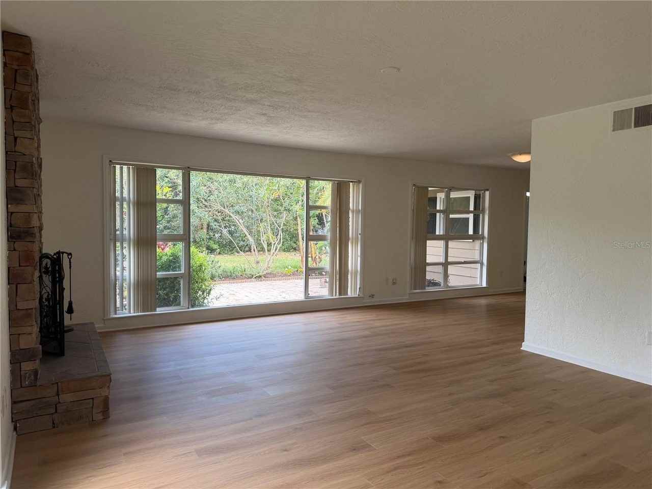2588 Colorado St - Photo 3 of 29