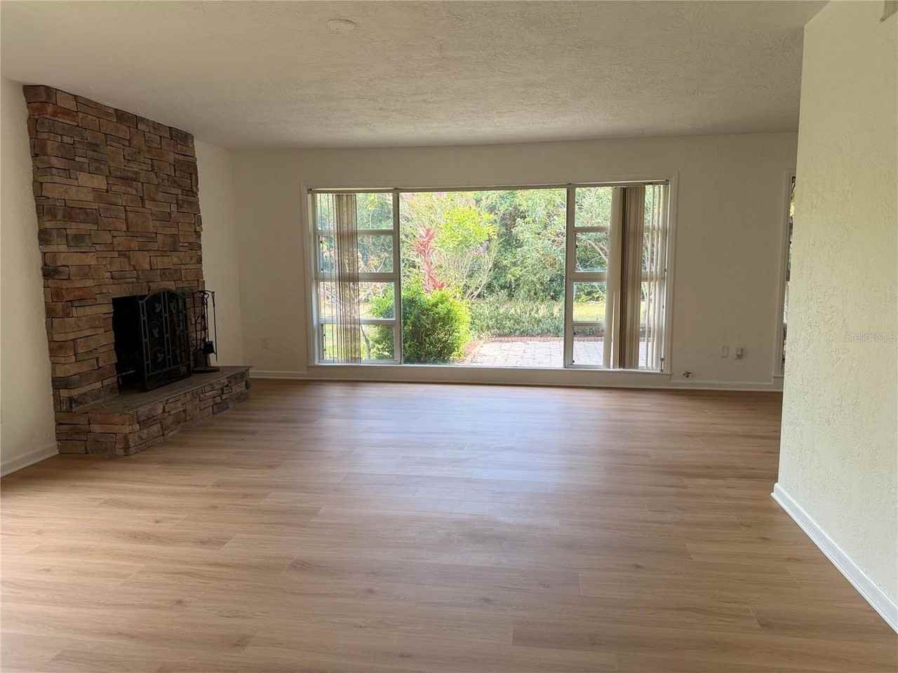2588 Colorado St - Photo 5 of 29