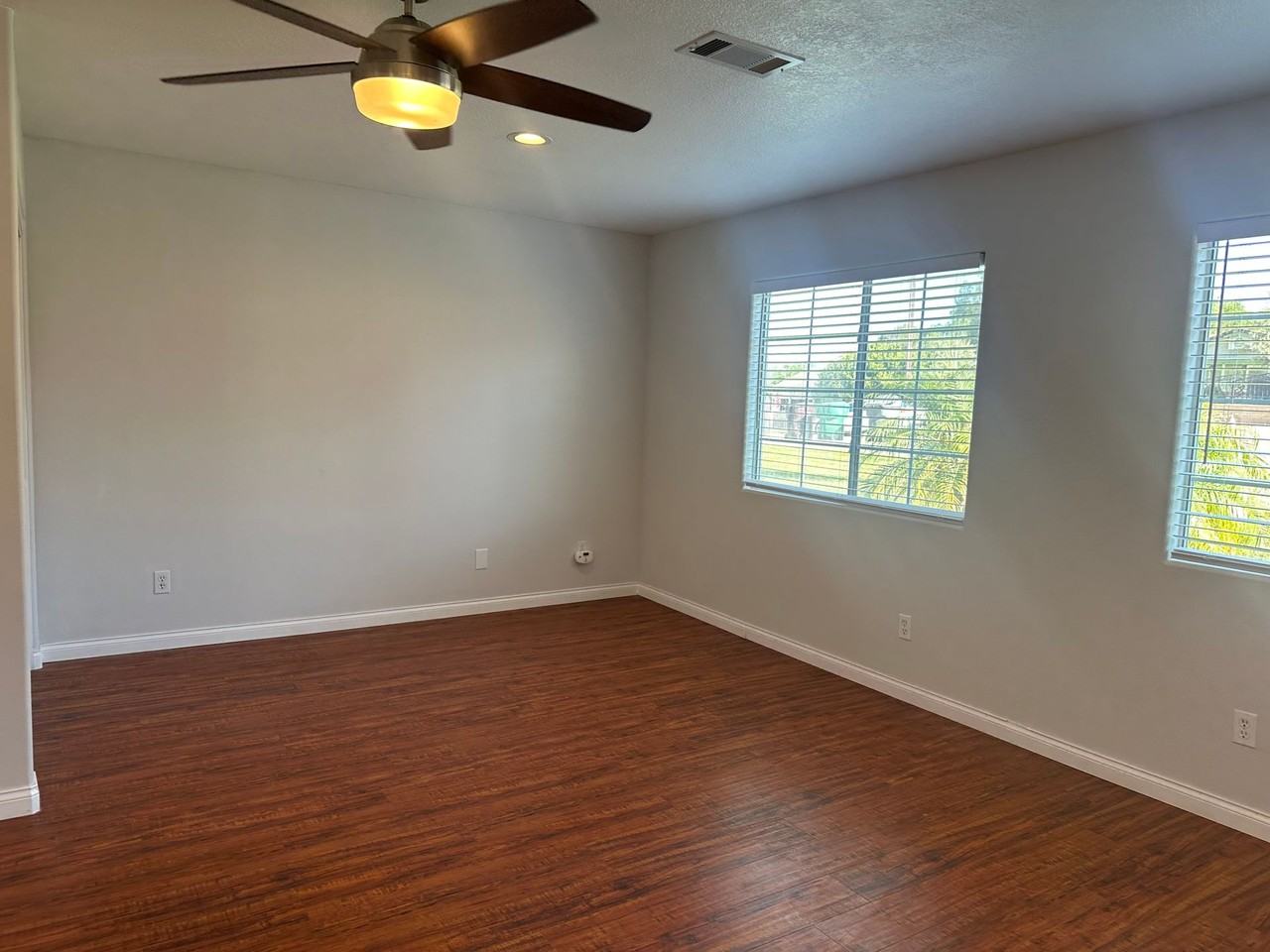 18620 Granite Ave - Photo 4 of 8