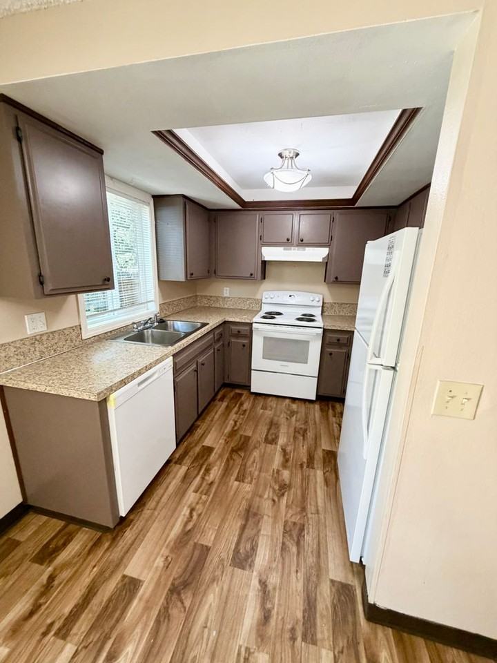 1245 Baxter Rd Se - Photo 4 of 14