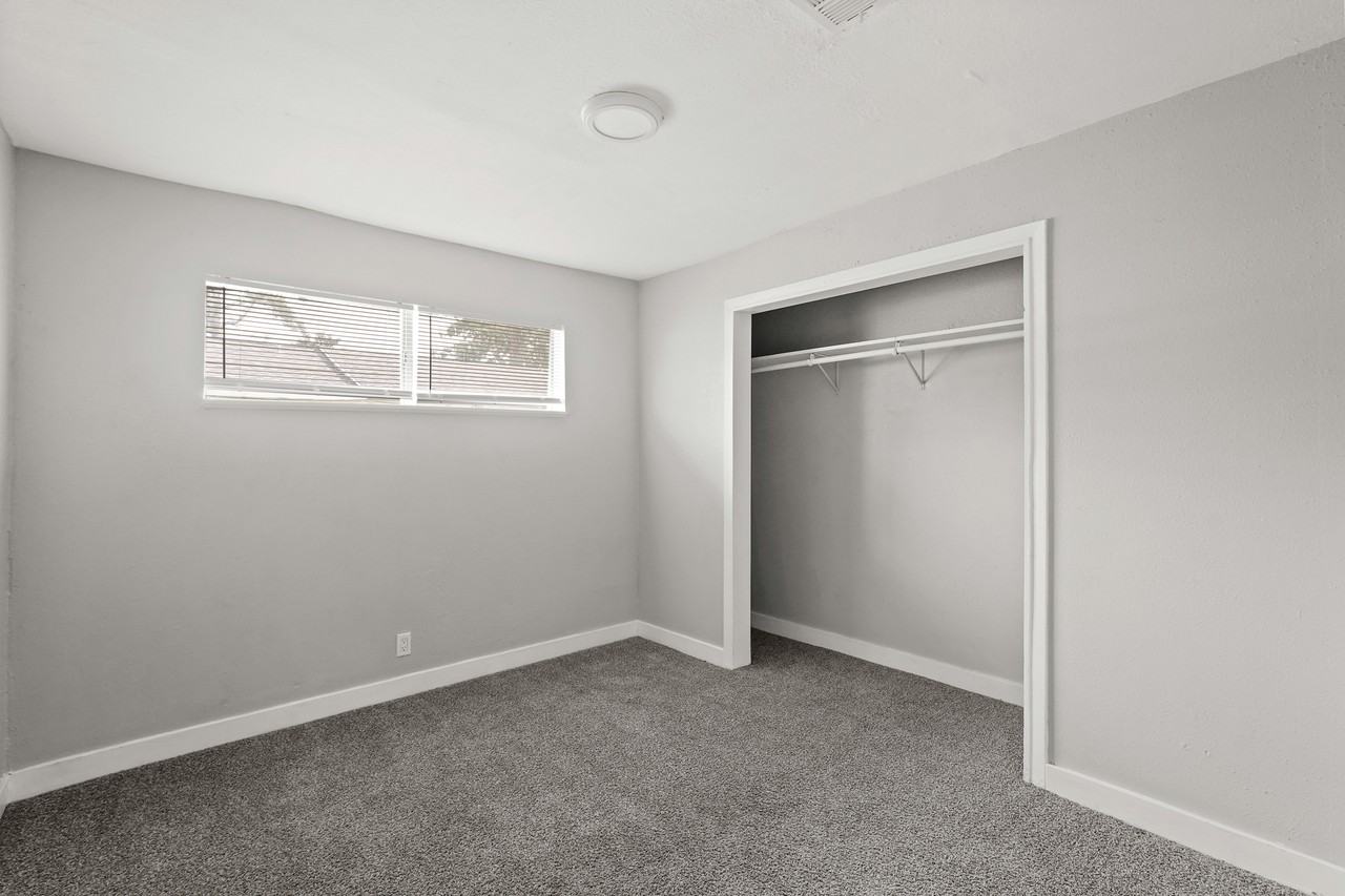 7815 Glass St #7815 - Photo 5 of 13