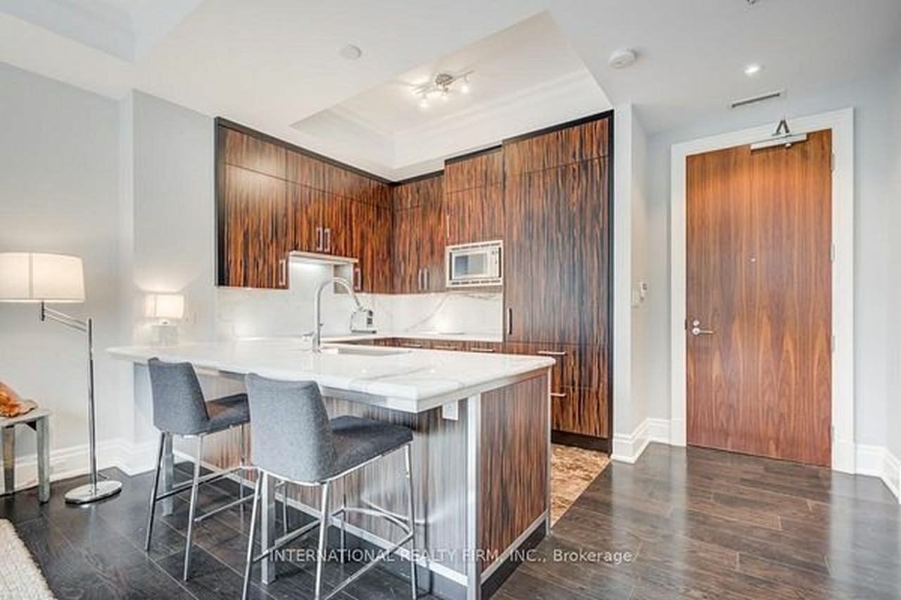 55 Scollard Street #702 - Photo 7 of 20