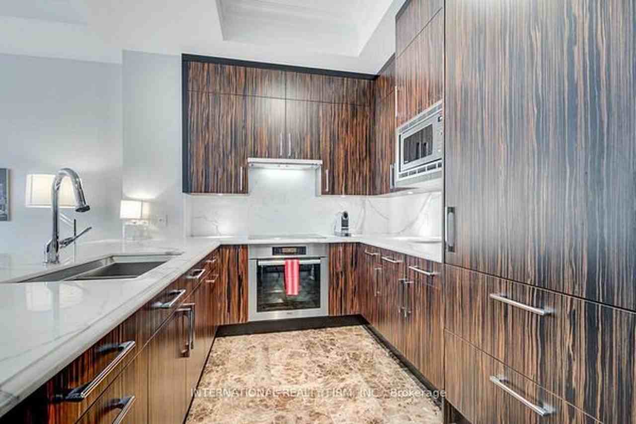 55 Scollard Street #702 - Photo 6 of 20