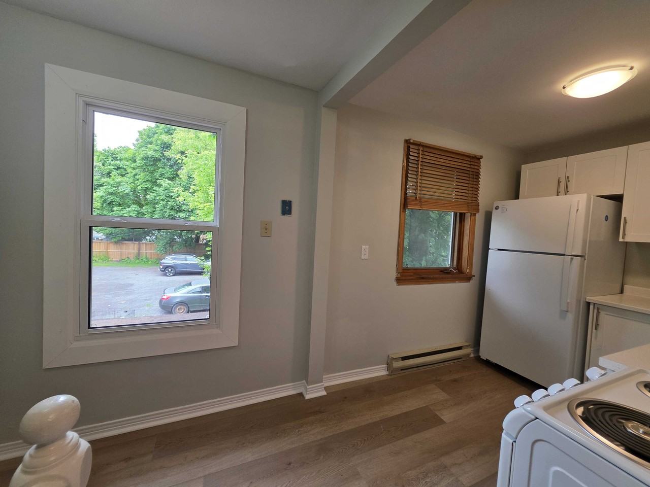 558 Albert St #558-2 - Photo 5 of 9