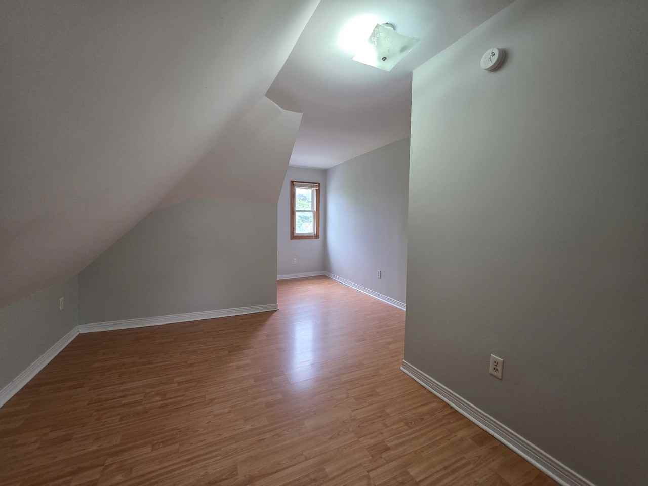 558 Albert St #558-2 - Photo 6 of 9