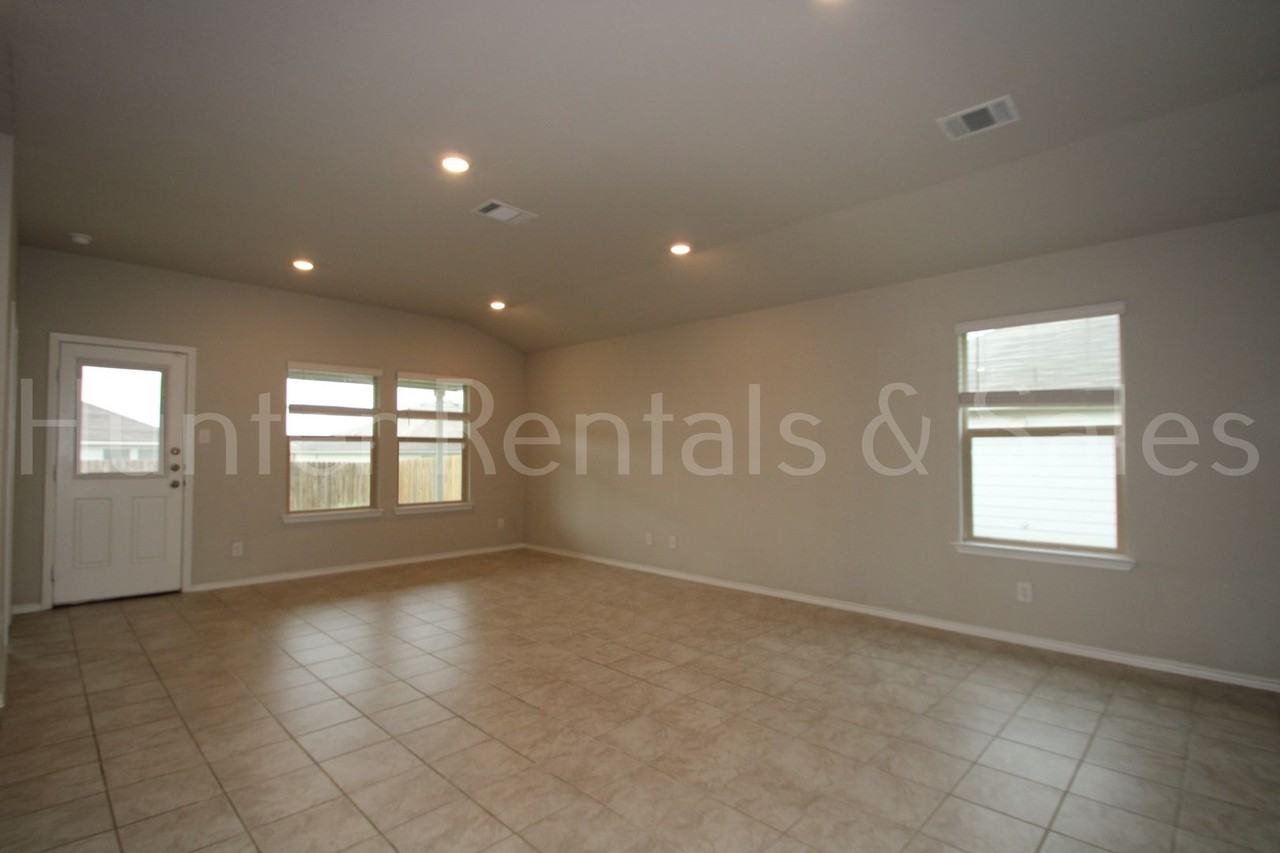 5106 Brody Dr - Photo 3 of 24