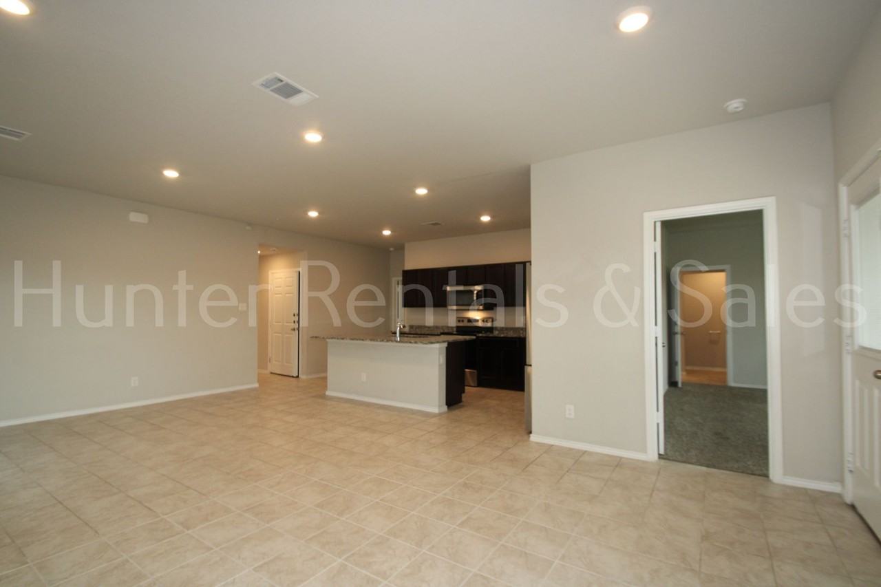 5106 Brody Dr - Photo 5 of 24