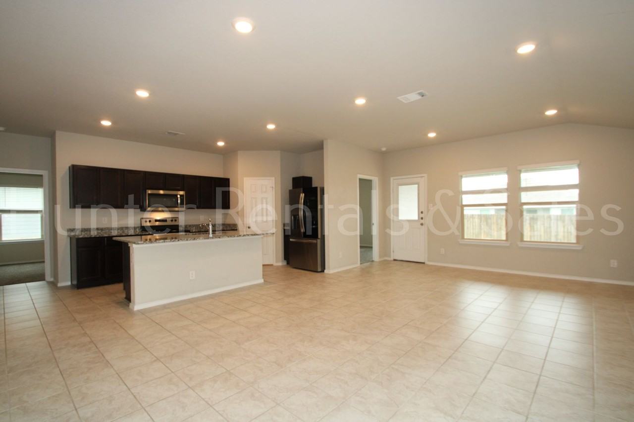 5106 Brody Dr - Photo 6 of 24