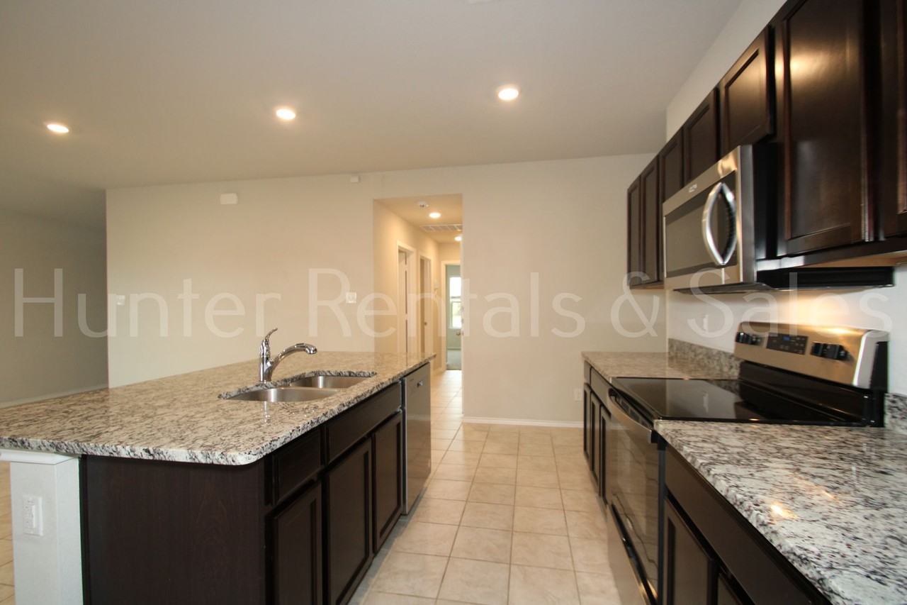 5106 Brody Dr - Photo 7 of 24