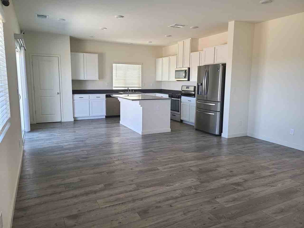 8833 Portia Dr - Photo 3 of 19