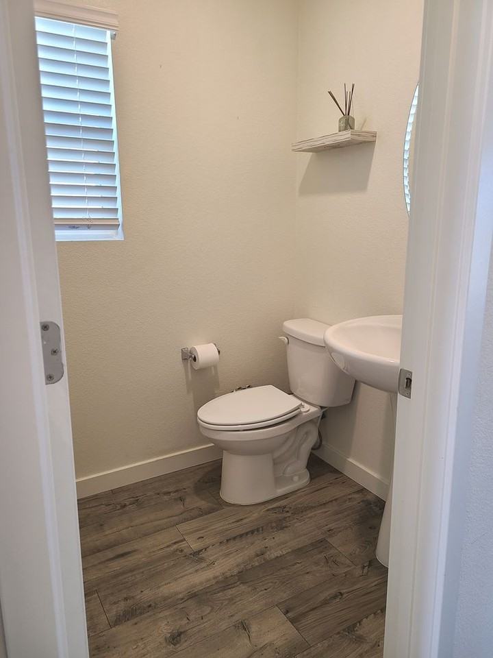 8833 Portia Dr - Photo 5 of 19