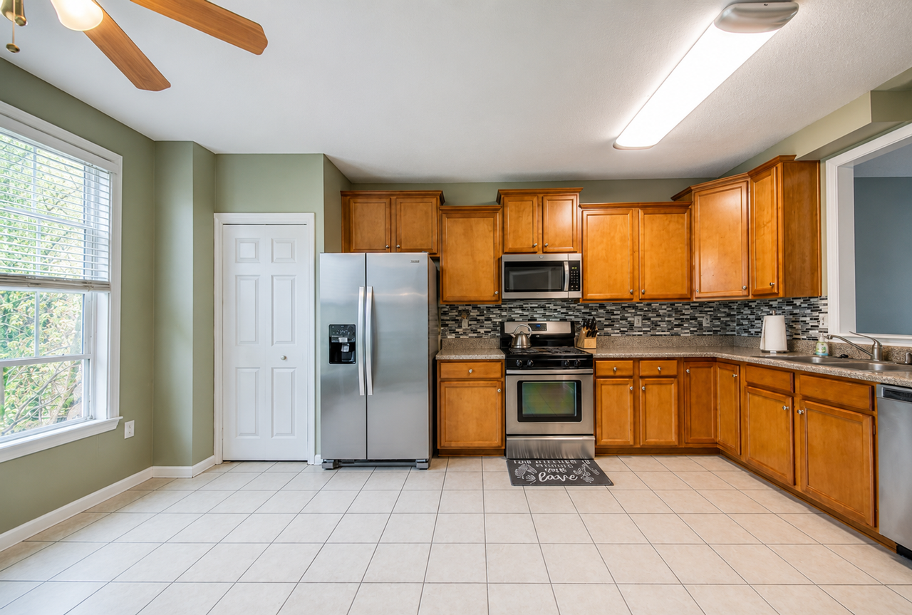 10554 Cherry Grove Ct - Photo 2 of 30