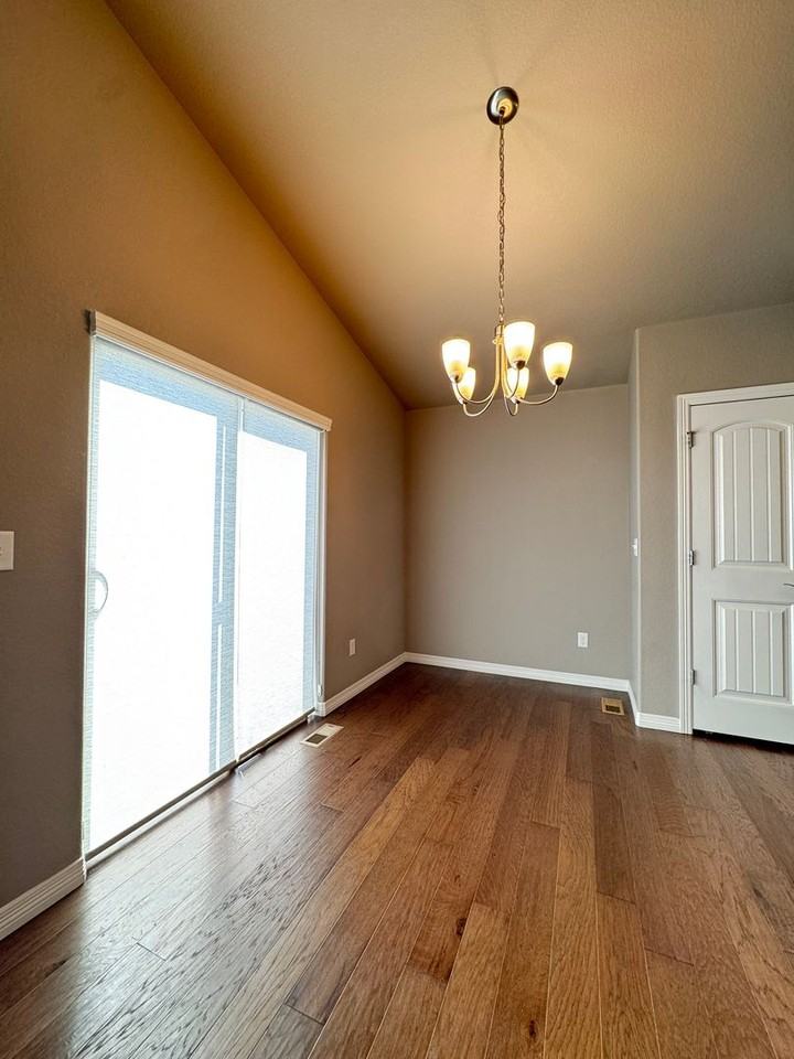 5433 Bristow Rd - Photo 3 of 23