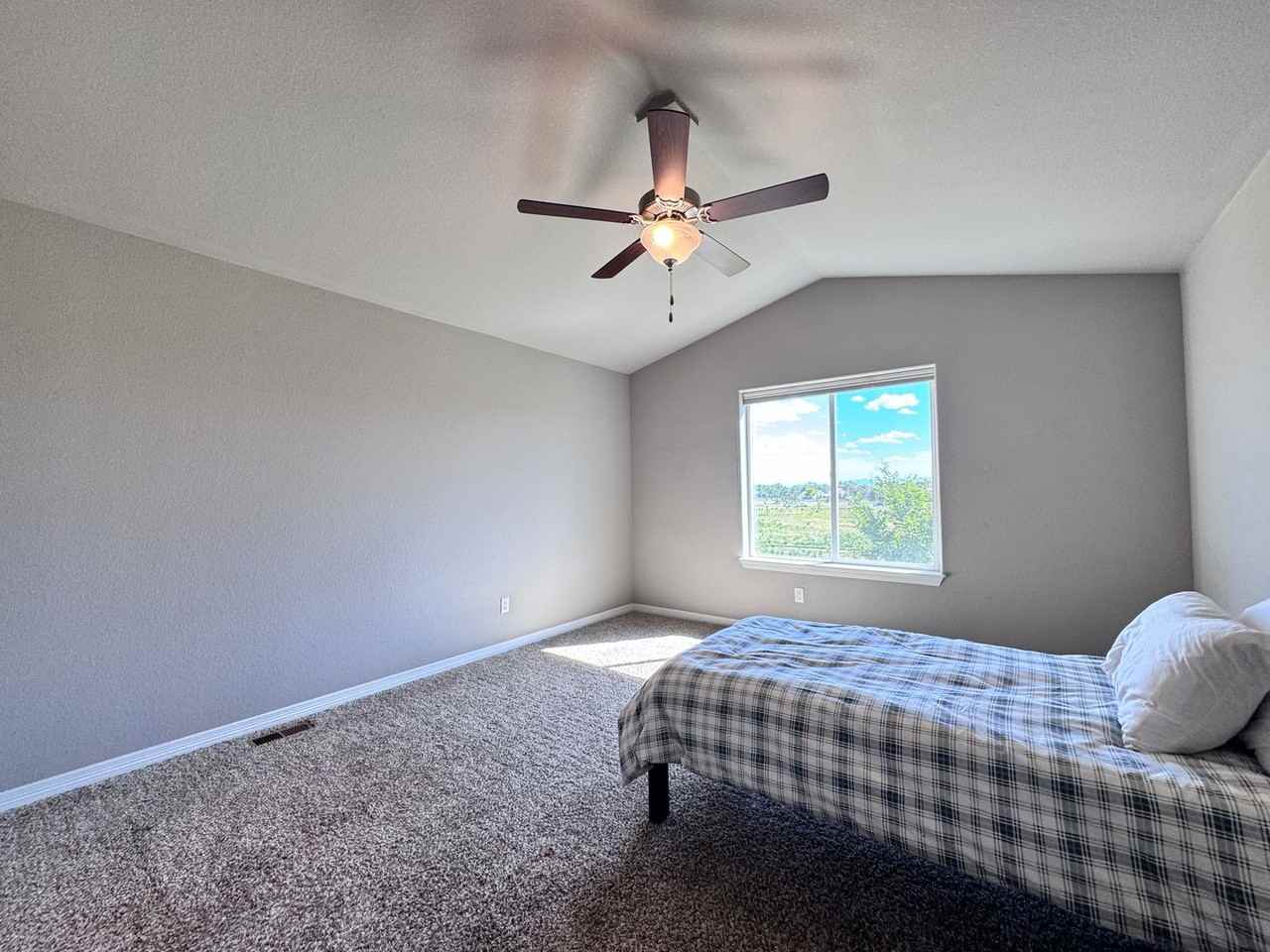 5433 Bristow Rd - Photo 5 of 23