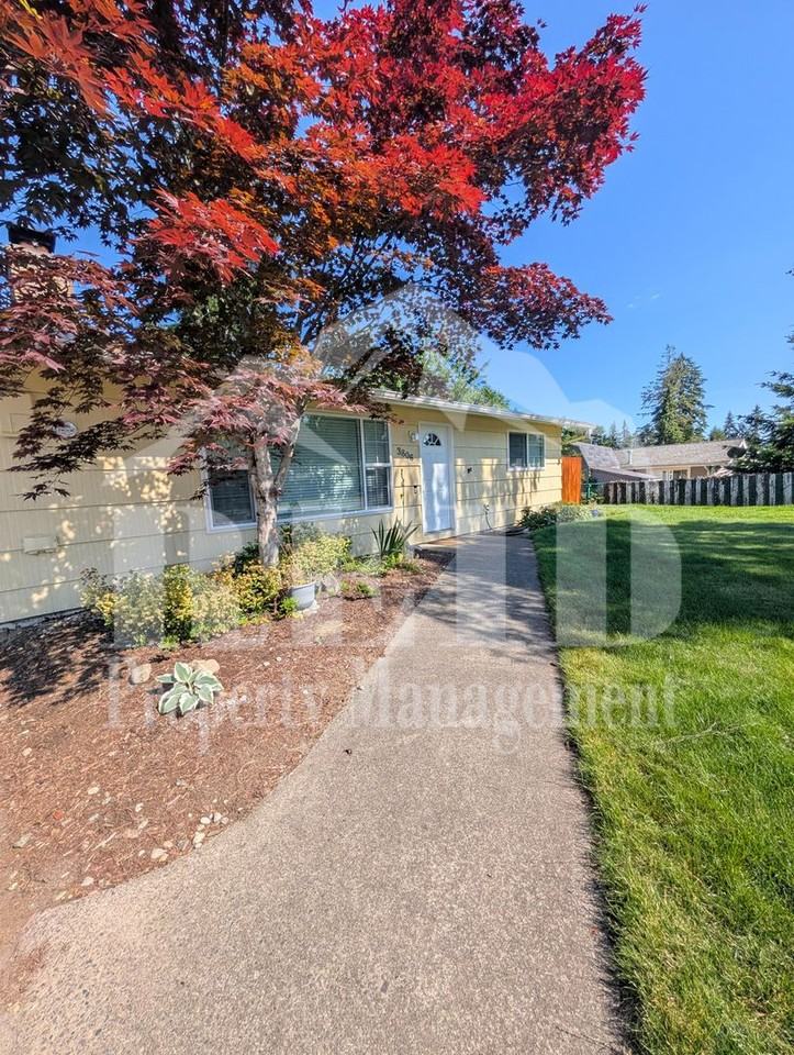 3806 Pineneedle Dr - Photo 3 of 22