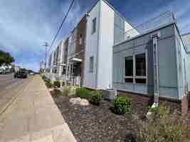 featured image of 220 E 14th St