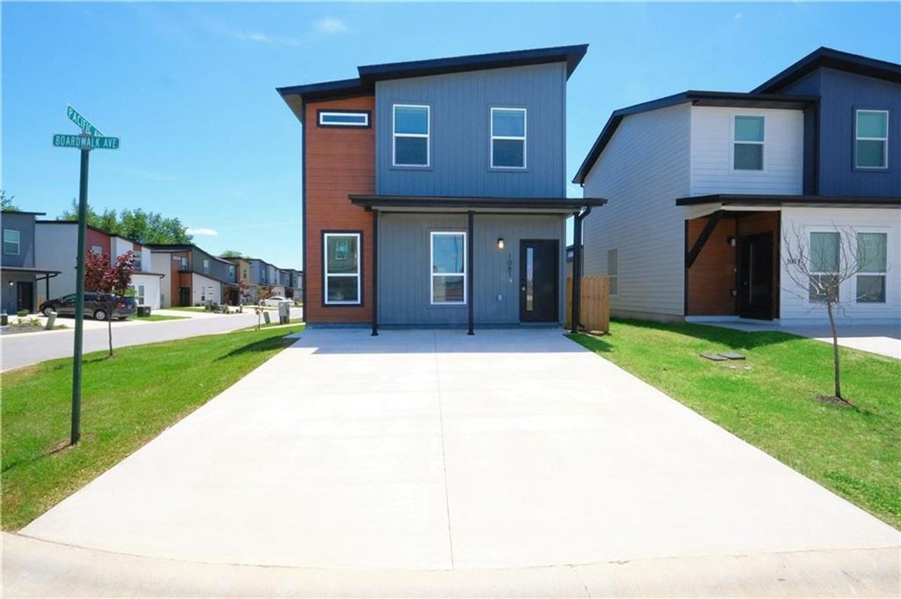 1081 1081 Boardwalk Avenue - Photo 2 of 19