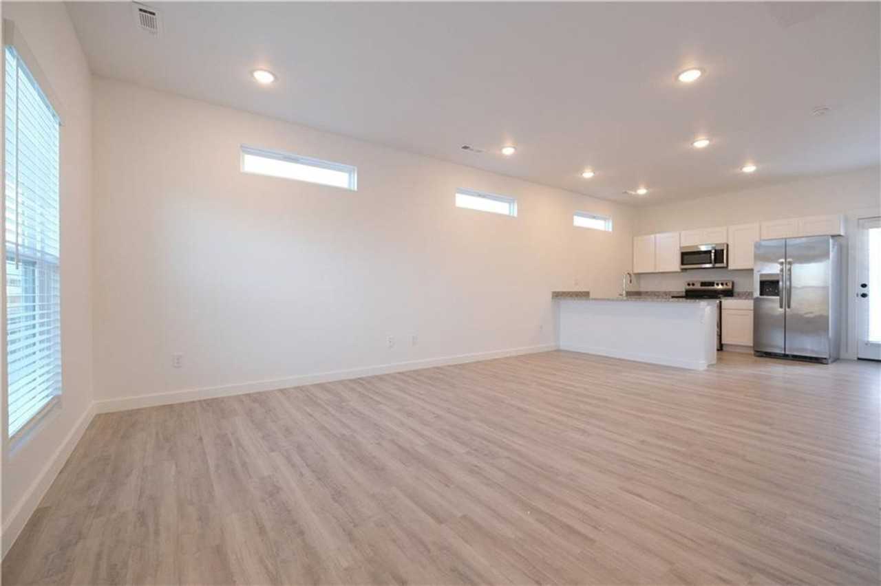1081 1081 Boardwalk Avenue - Photo 6 of 19