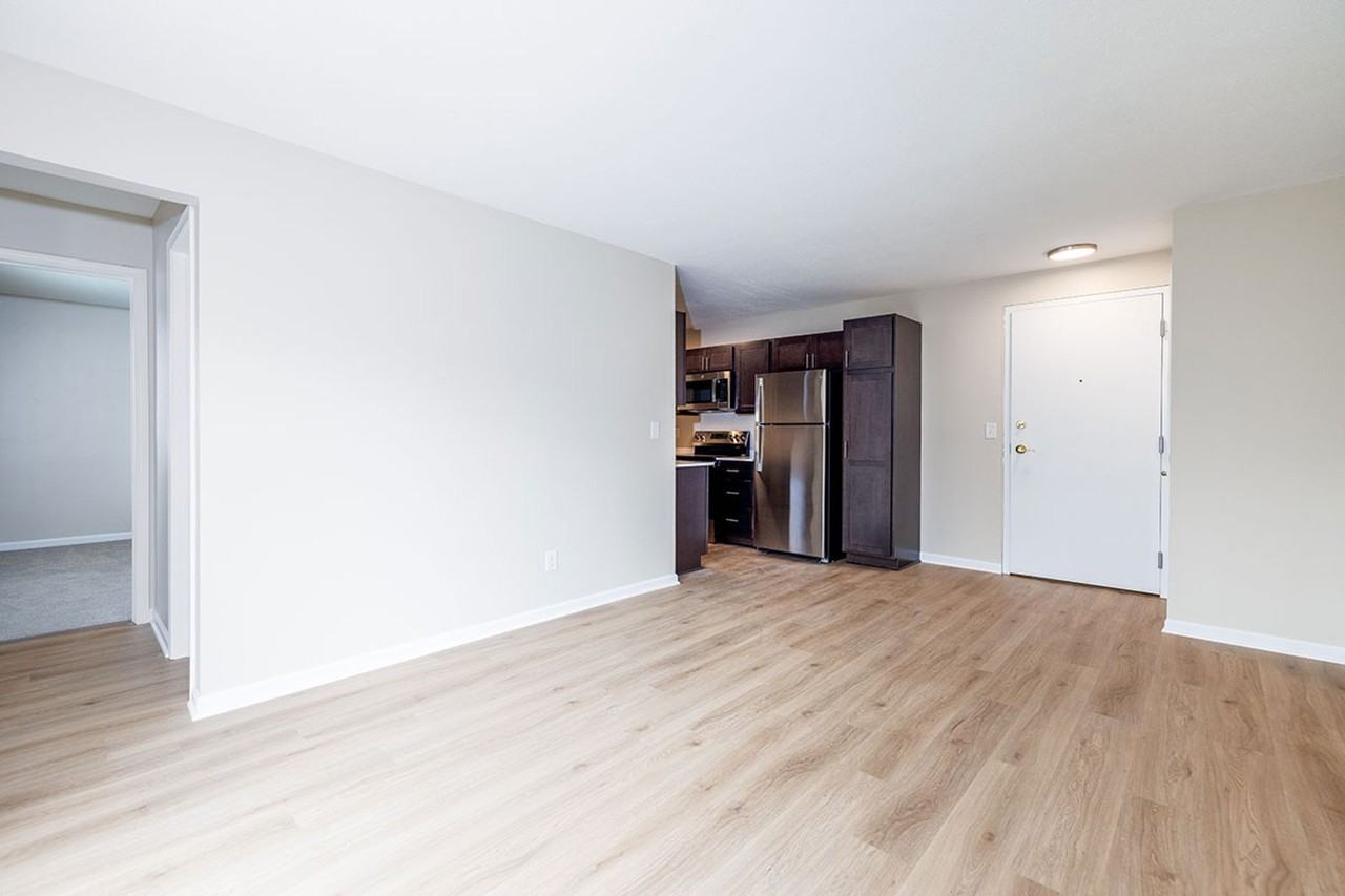 Royal Villa Apartments - Photo 7 of 28