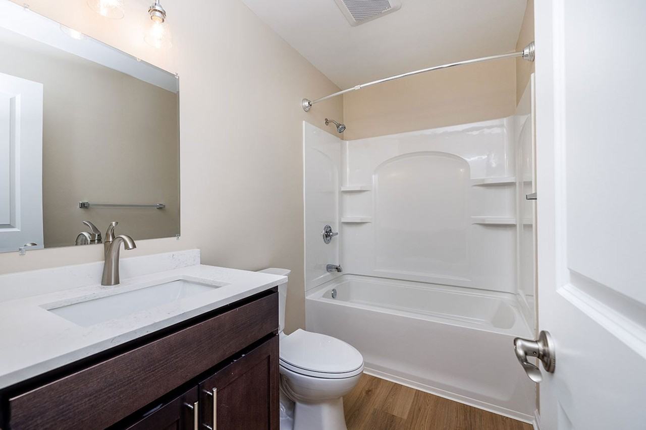 Royal Villa Apartments - Photo 7 of 28