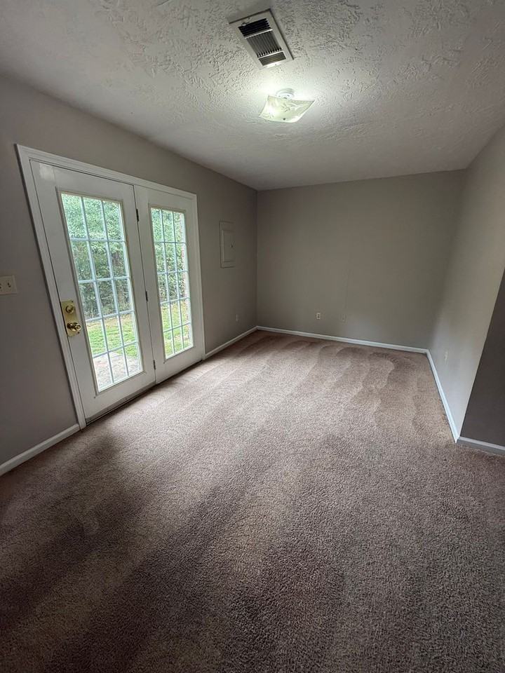 148 W Peach St Apt E2 #E2 - Photo 5 of 10