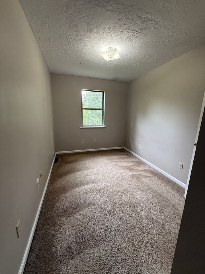 148 W Peach St Apt E2 #E2 - Photo 7 of 10