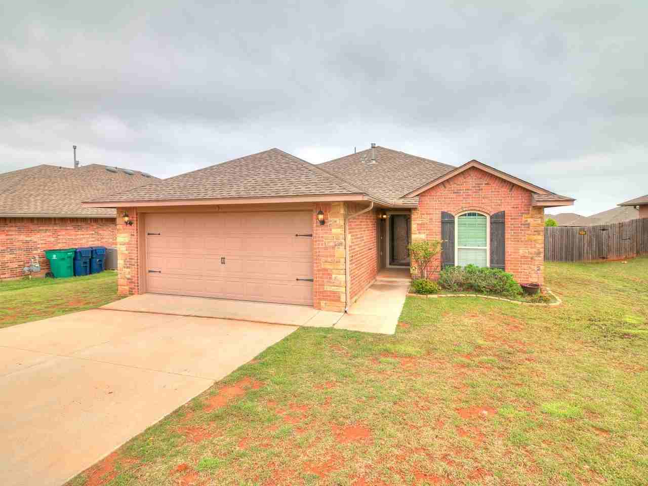 6829 Nw 157th St - Photo 2 of 46